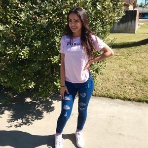 Meet your Posher, Emilee